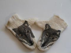 Rękawiczki z wilkiem